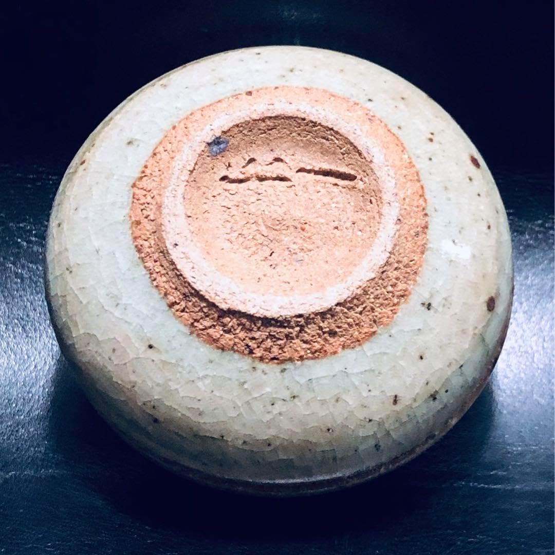 美しい古美術◆蔵から美しい唐津焼と思われる紋様が描かれた香壺、香合が出て来ました 美しい古美術蔵から美しい唐津焼と思われる紋様が描かれた香